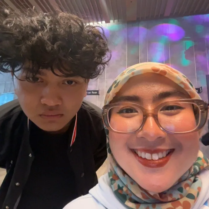 Couple original event selfie